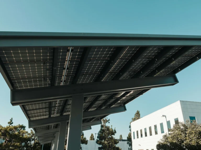 Ombrière photovoltaïque