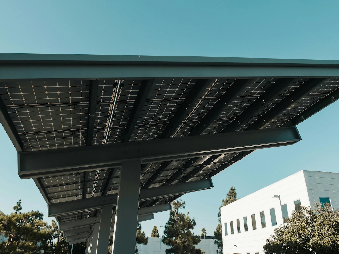 Ombrière photovoltaïque